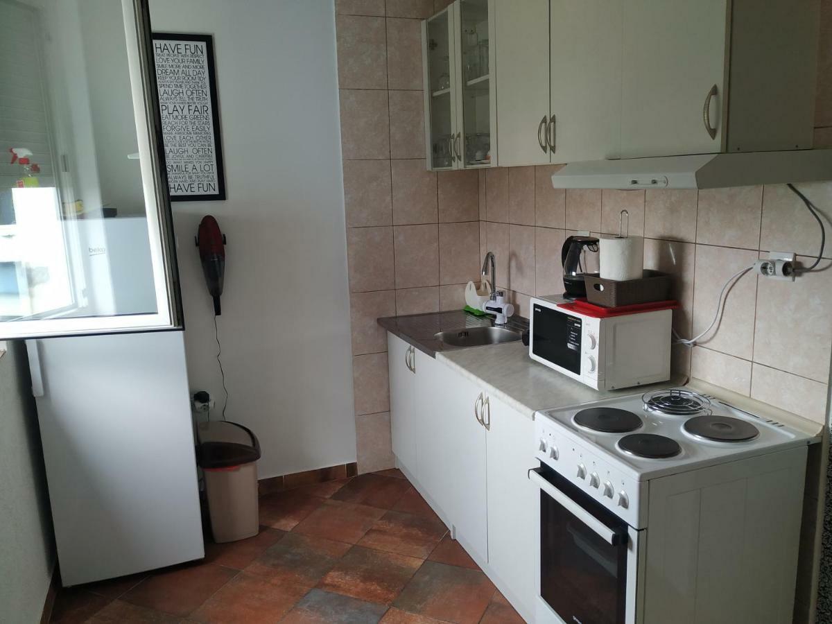 Apartment Dora พอดโกริกา ภายนอก รูปภาพ
